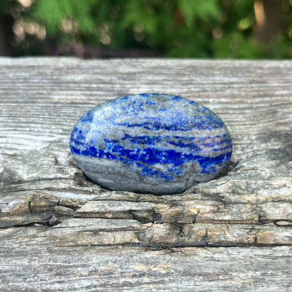 Lapis Lazuli Palm Stone - Picture 3 of 8